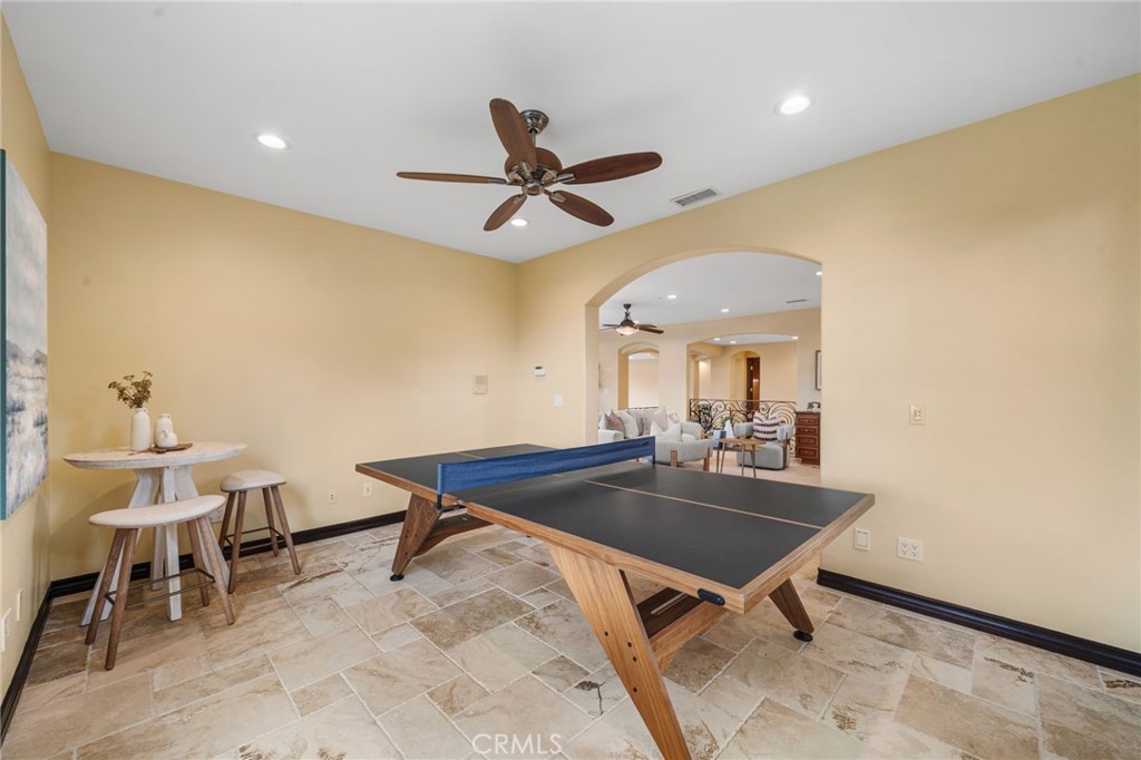 10696 Skyline Drive