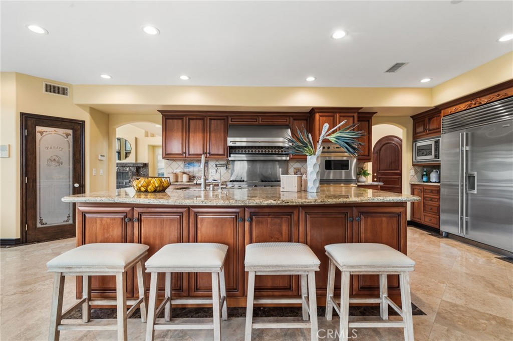 10696 Skyline Drive
