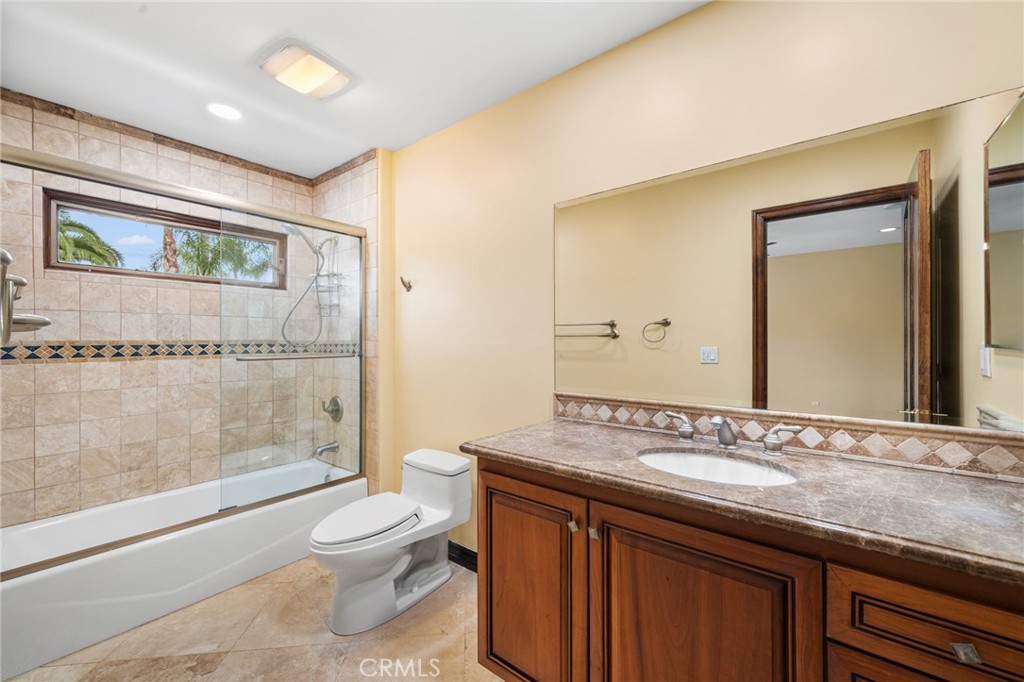 10696 Skyline Drive