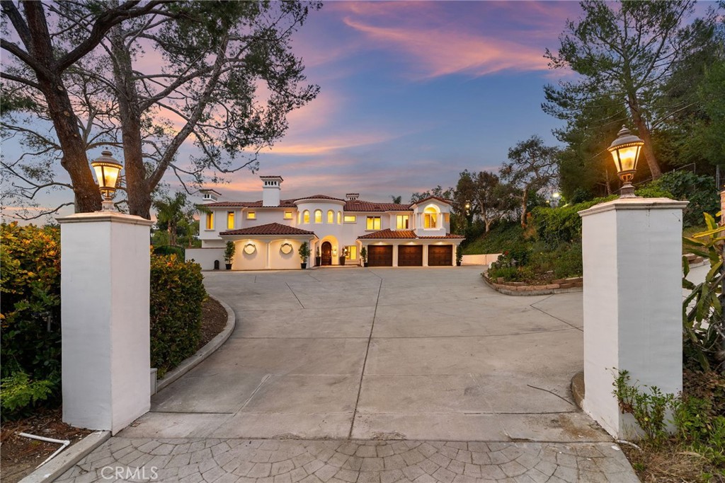 10696 Skyline Drive