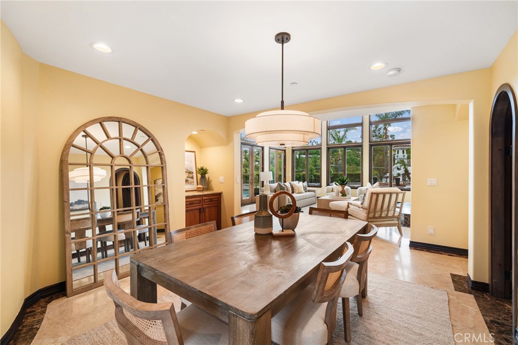 10696 Skyline Drive