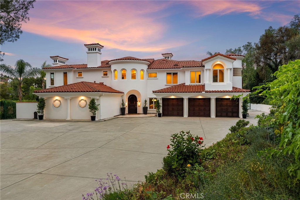 10696 Skyline Drive