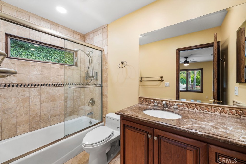 10696 Skyline Drive