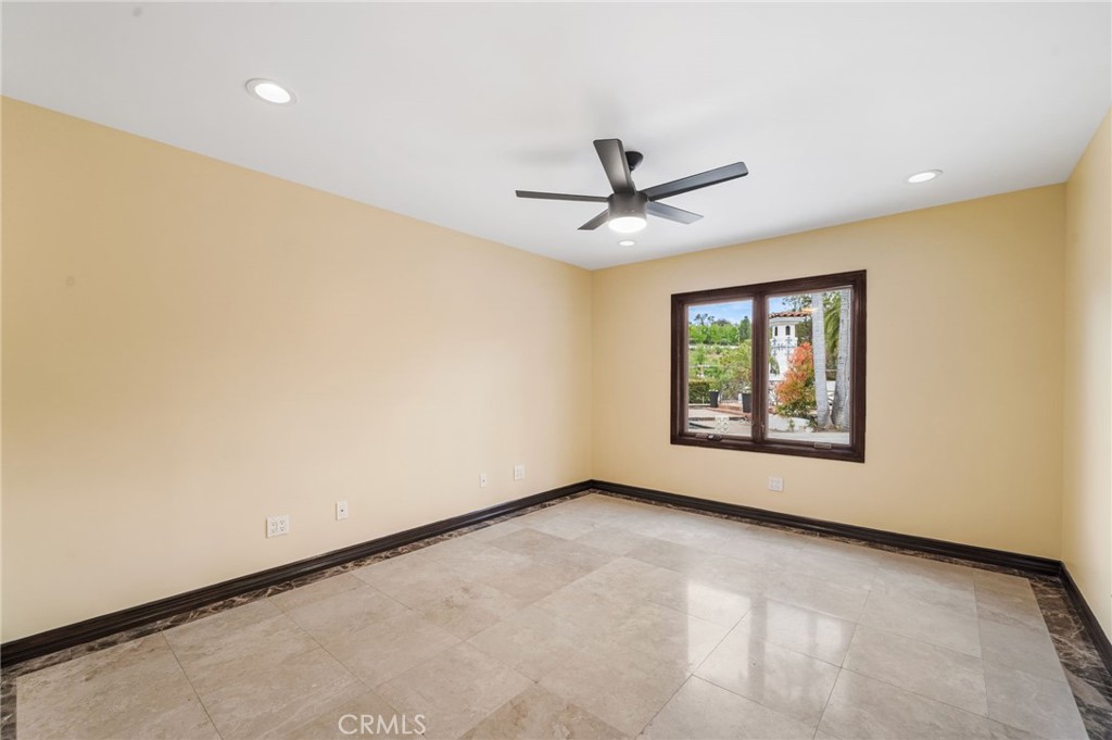 10696 Skyline Drive
