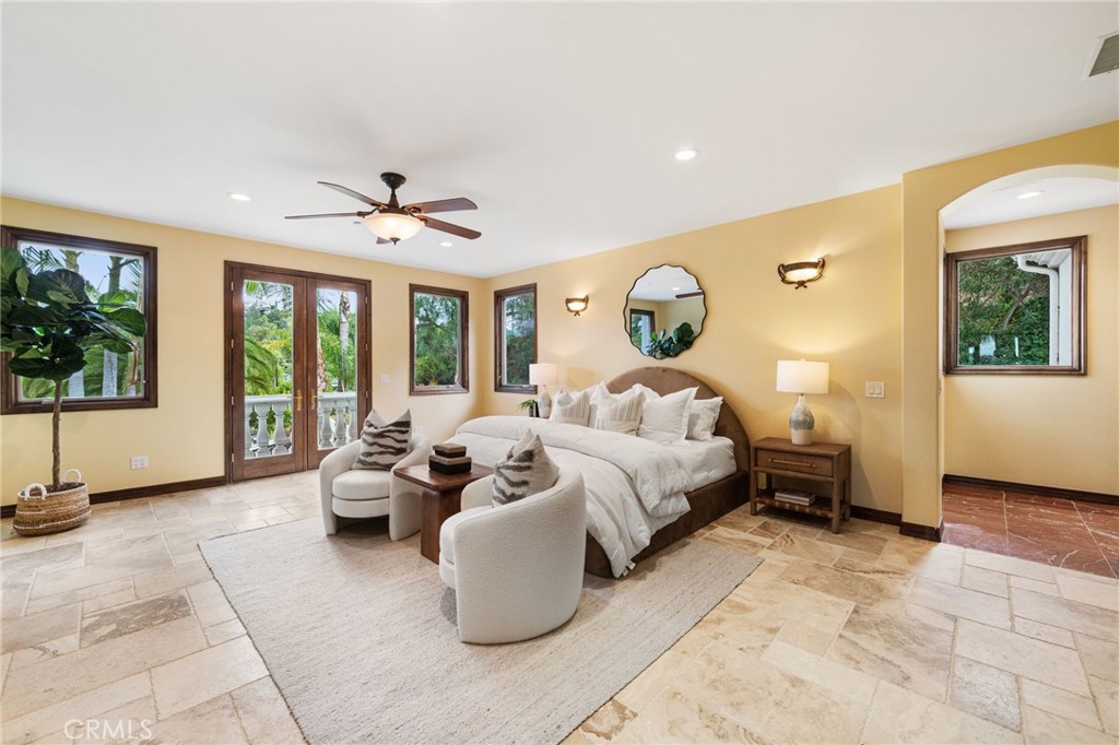 10696 Skyline Drive