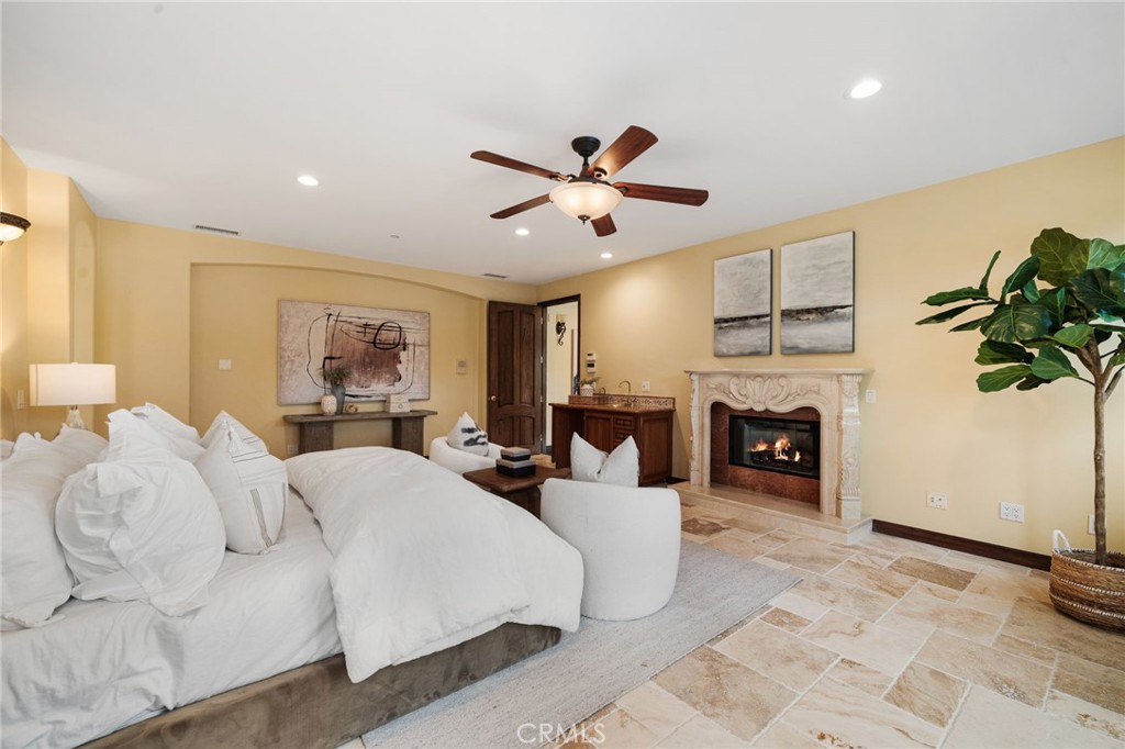 10696 Skyline Drive