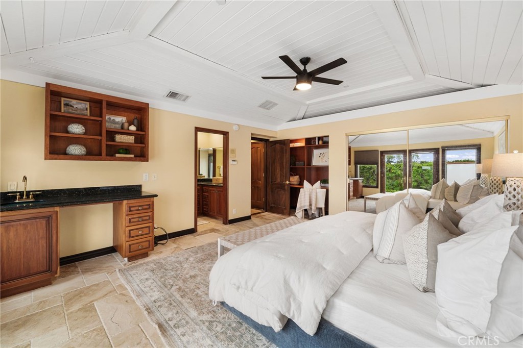 10696 Skyline Drive