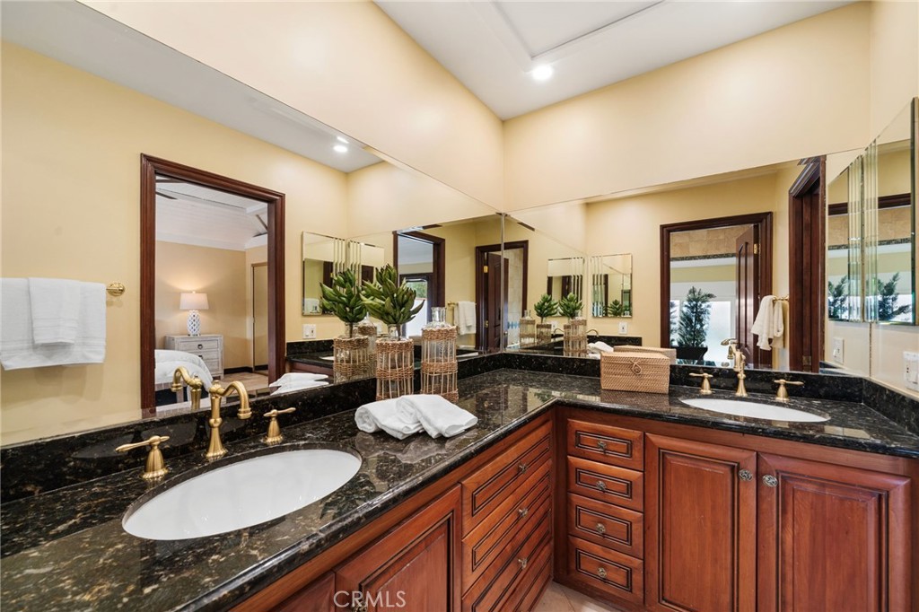 10696 Skyline Drive