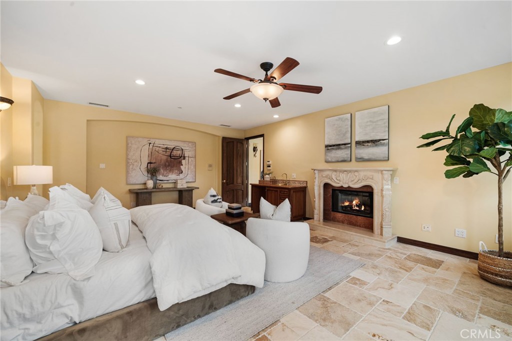 10696 Skyline Drive