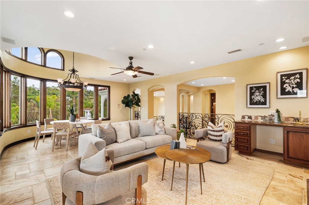 10696 Skyline Drive