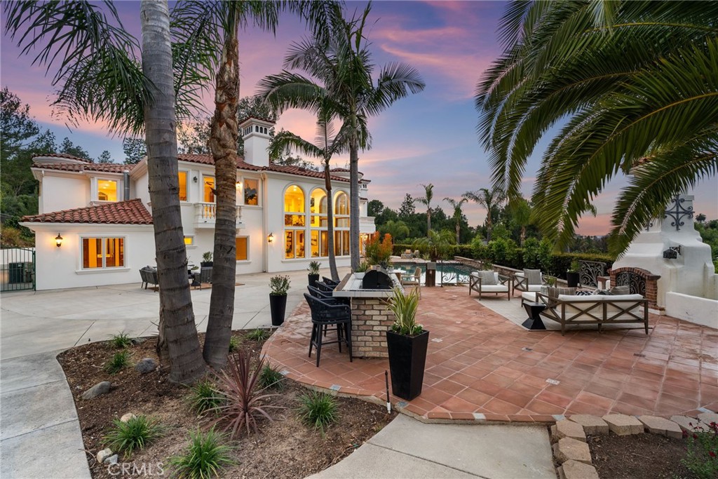 10696 Skyline Drive