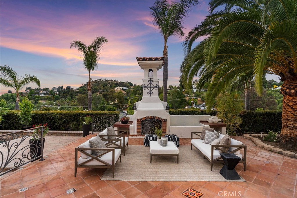 10696 Skyline Drive