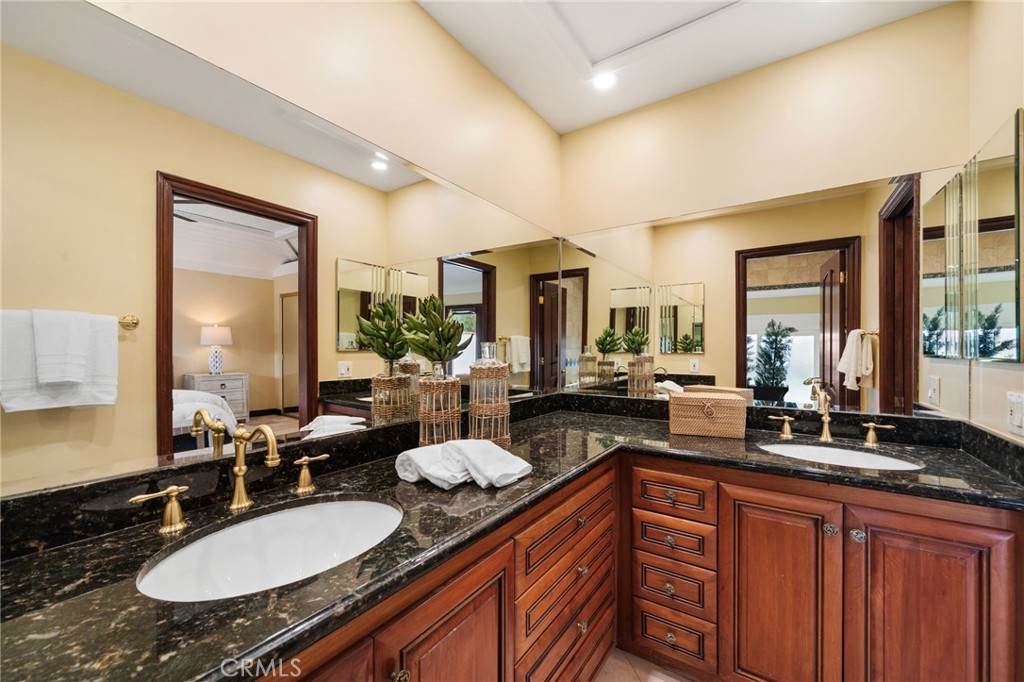 10696 Skyline Drive