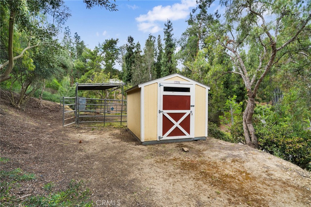 10696 Skyline Drive