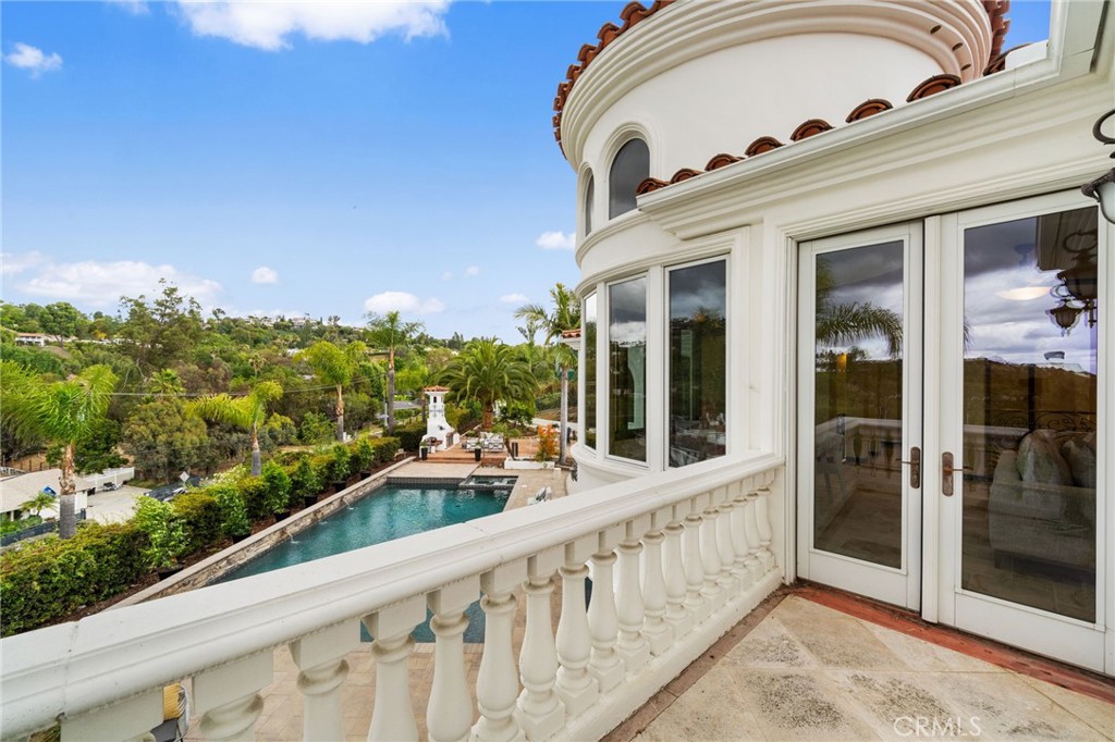 10696 Skyline Drive