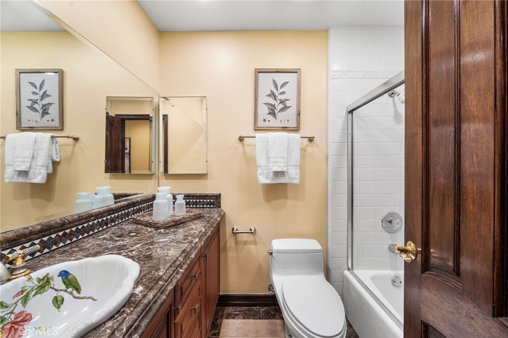 10696 Skyline Drive