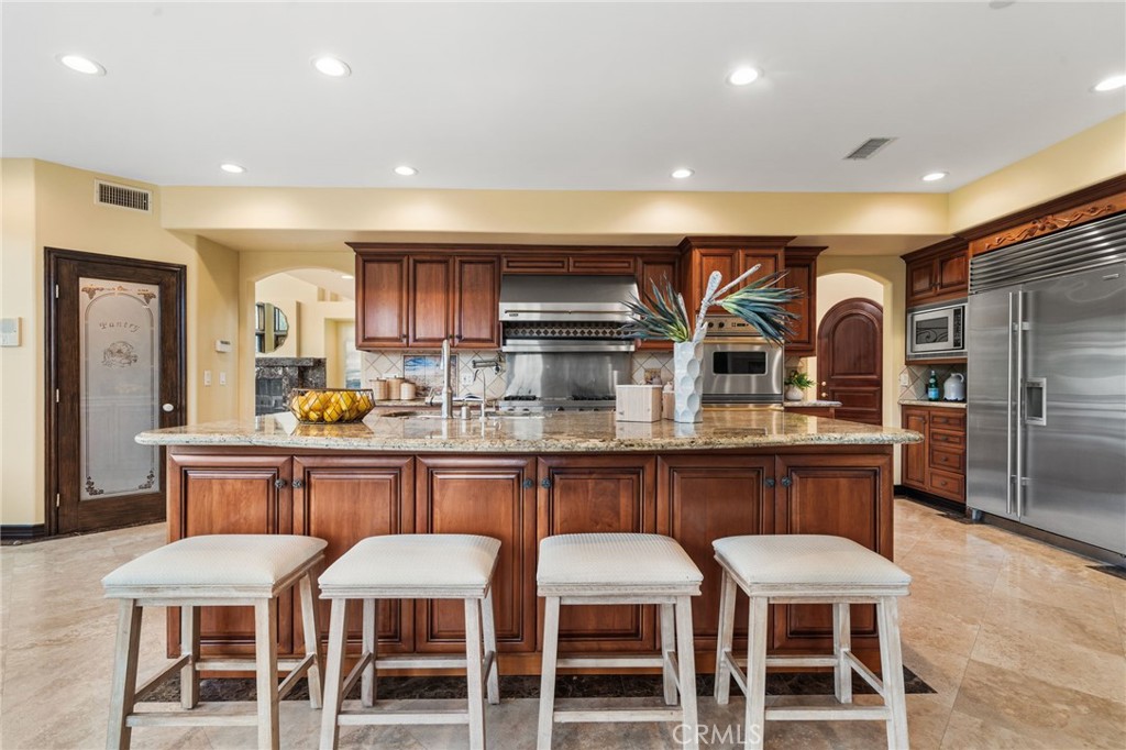 10696 Skyline Drive