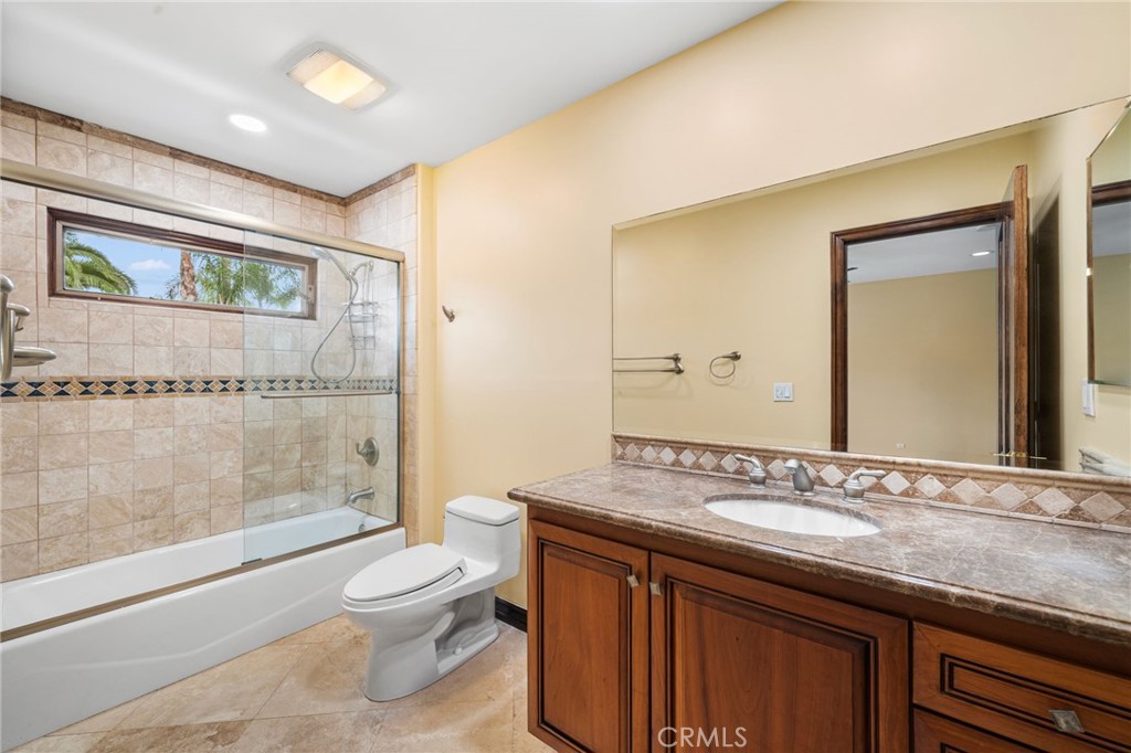10696 Skyline Drive