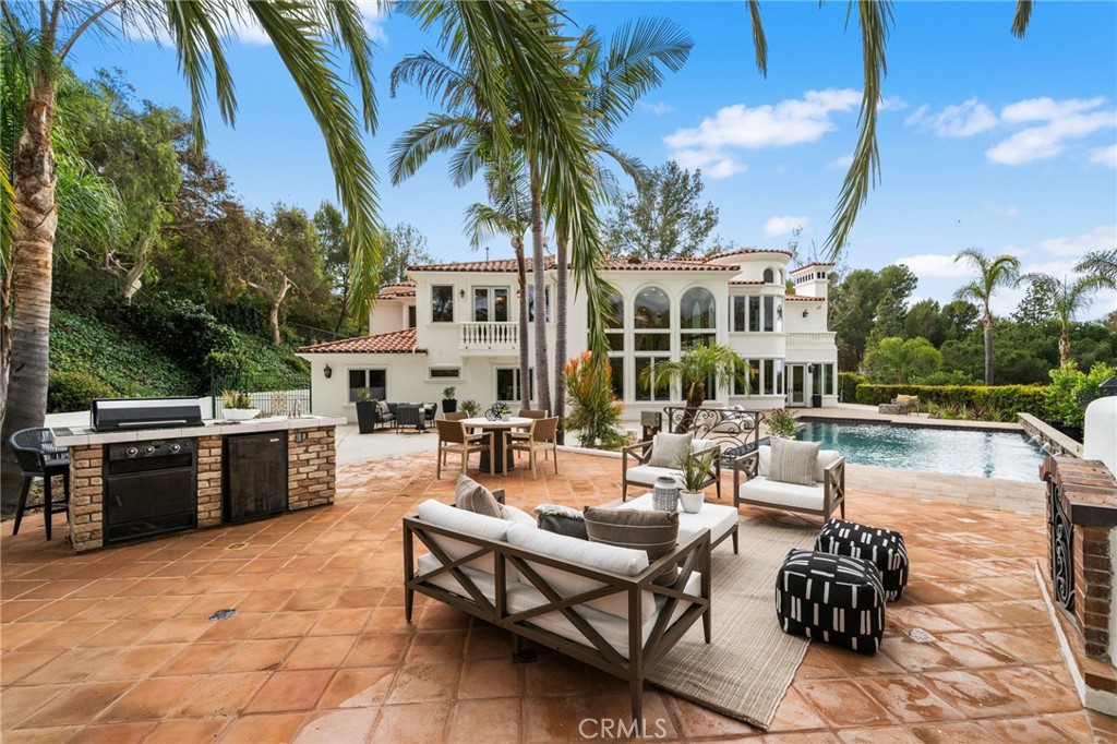 10696 Skyline Drive
