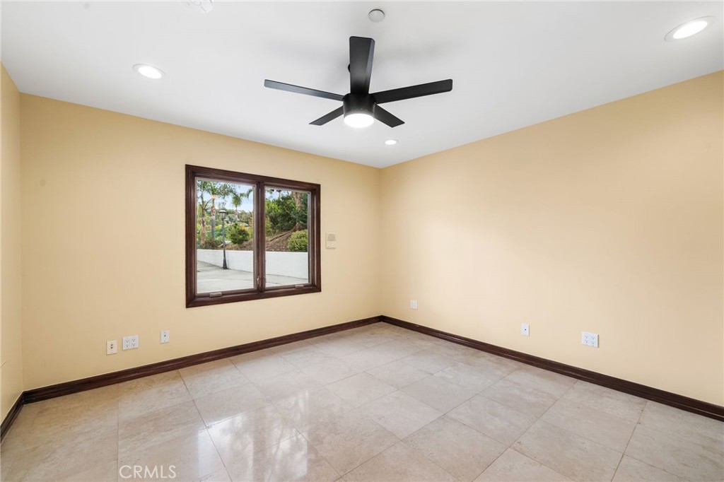 10696 Skyline Drive