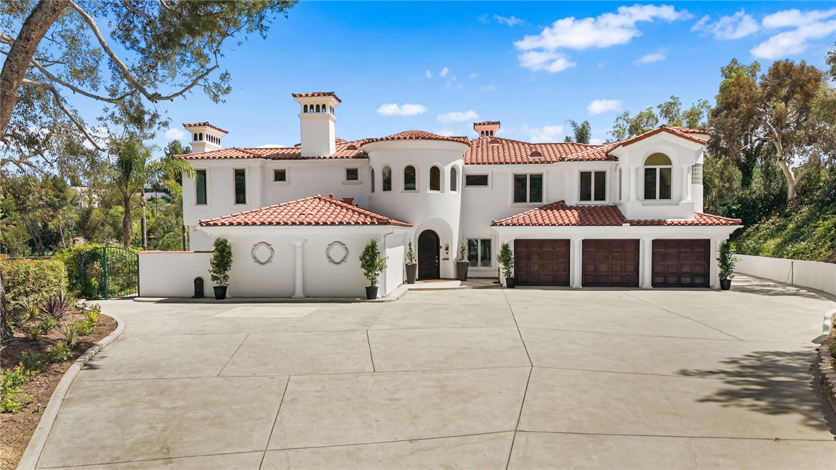 10696 Skyline Drive