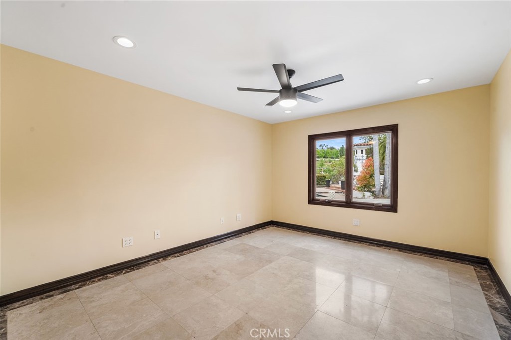 10696 Skyline Drive