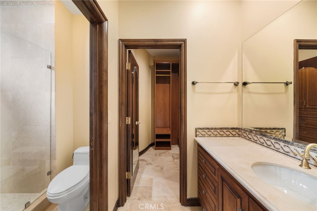 10696 Skyline Drive
