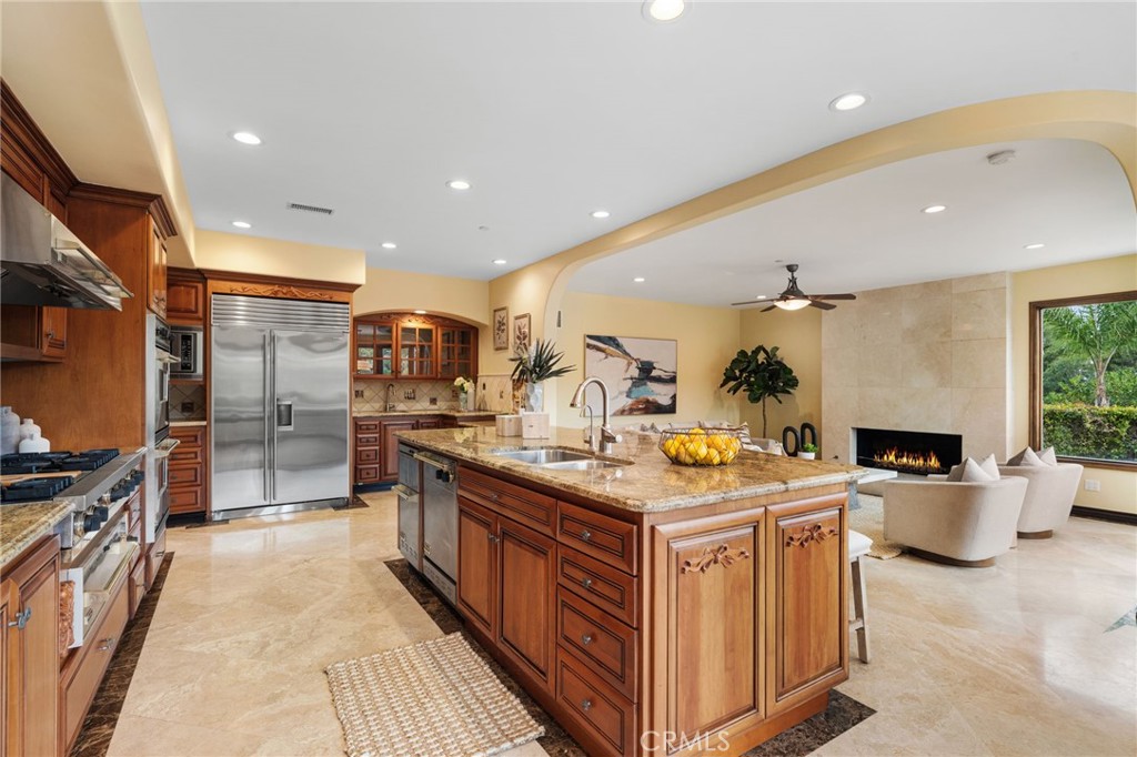 10696 Skyline Drive