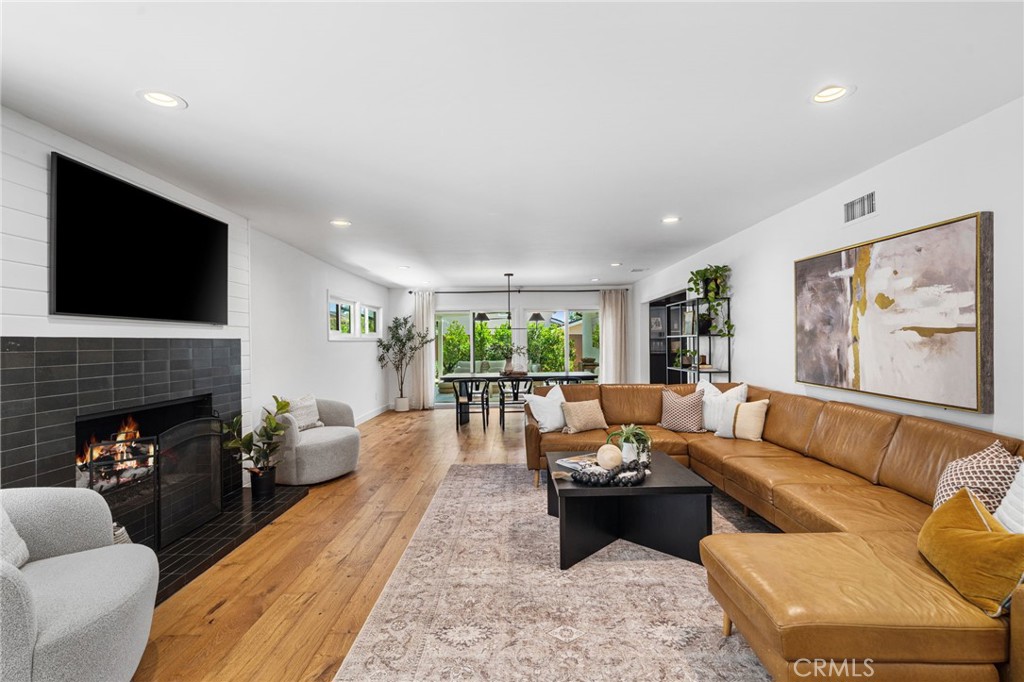 13712 Sanderstead Road