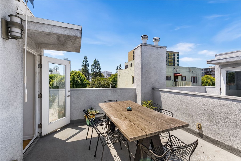 637 E 4th B