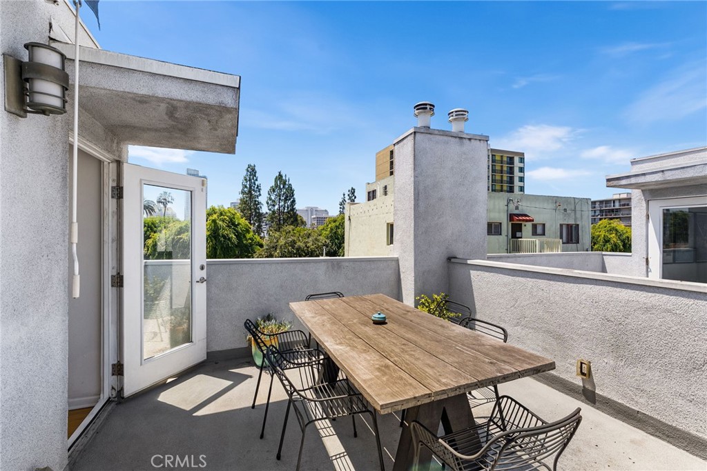 637 E 4th B