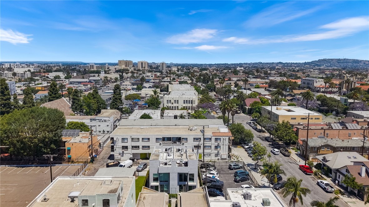 637 E 4th B