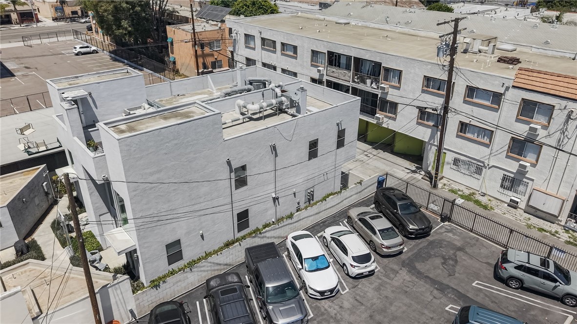 637 E 4th B