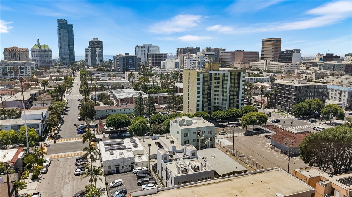 637 E 4th B