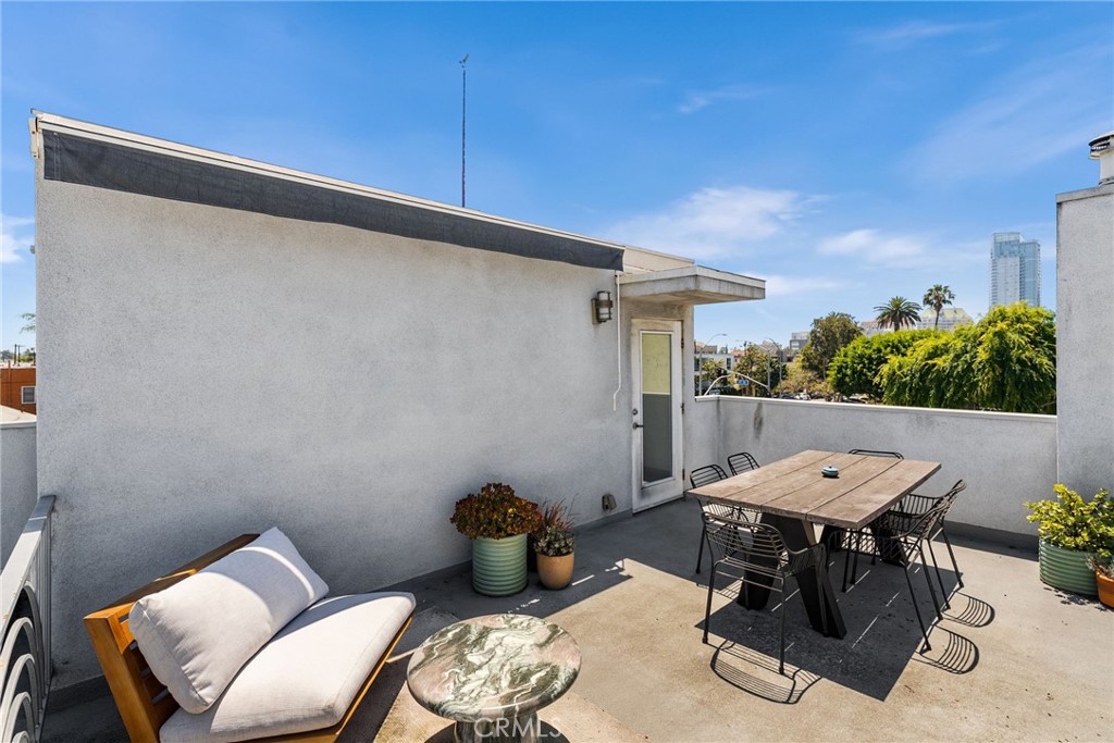 637 E 4th B