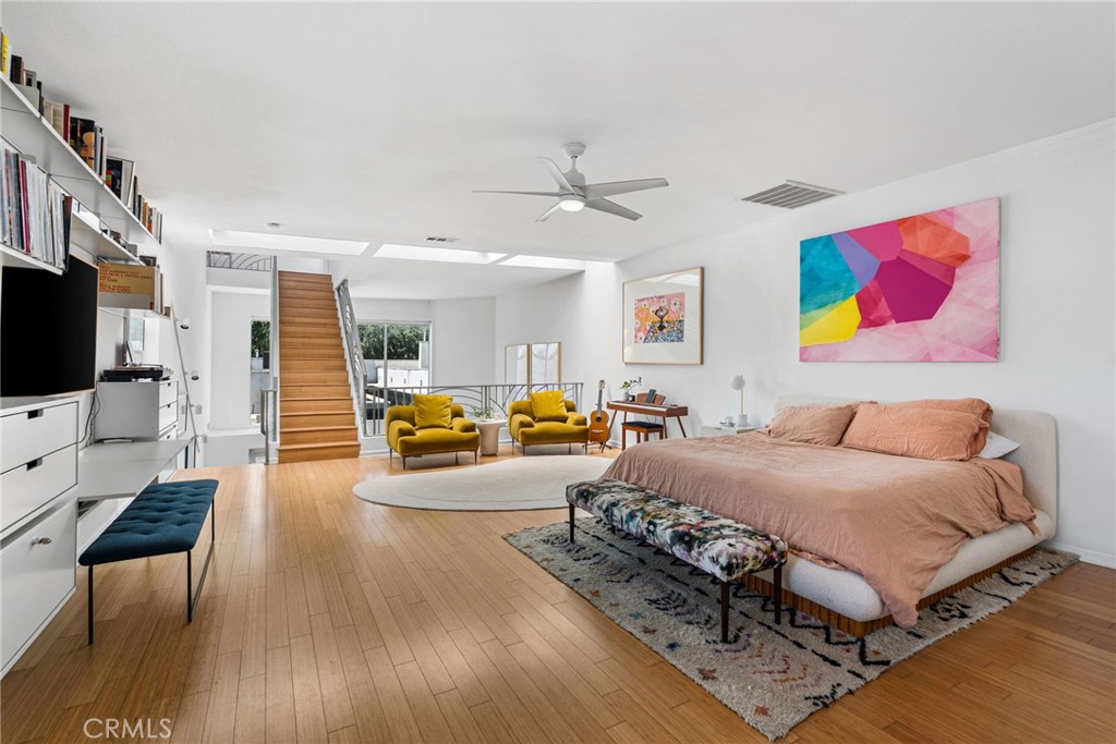 637 E 4th B