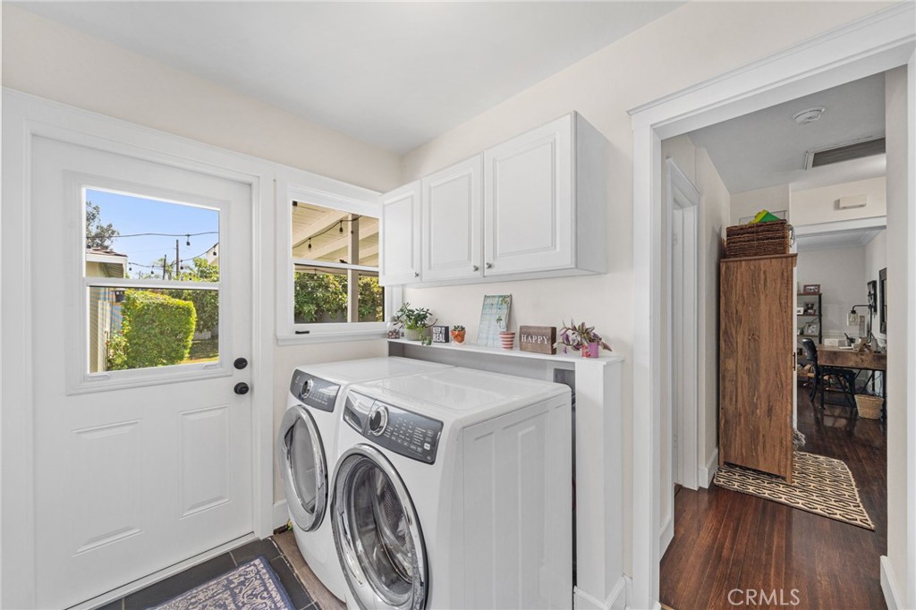 822 E Walnut Avenue