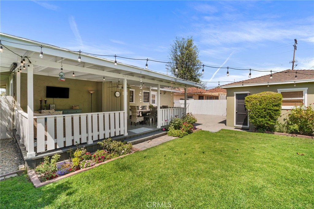 822 E Walnut Avenue