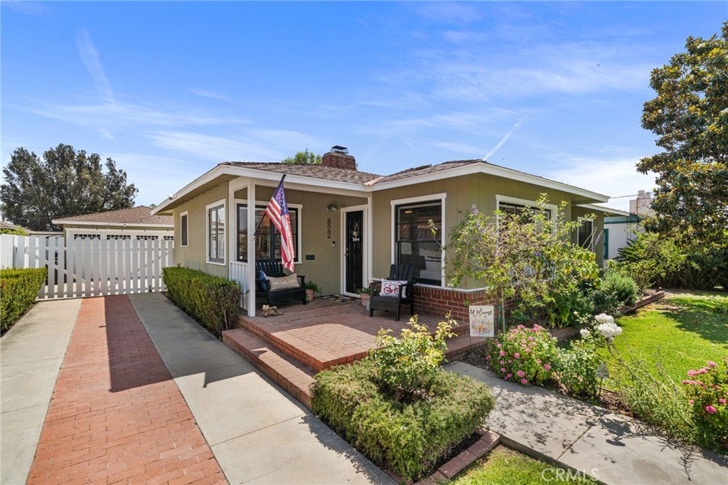 822 E Walnut Avenue