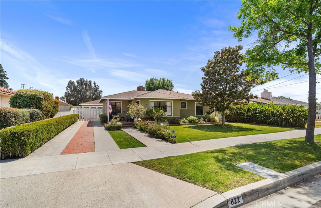 822 E Walnut Avenue