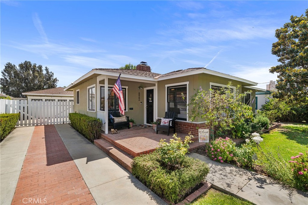 822 E Walnut Avenue