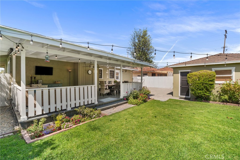 822 E Walnut Avenue