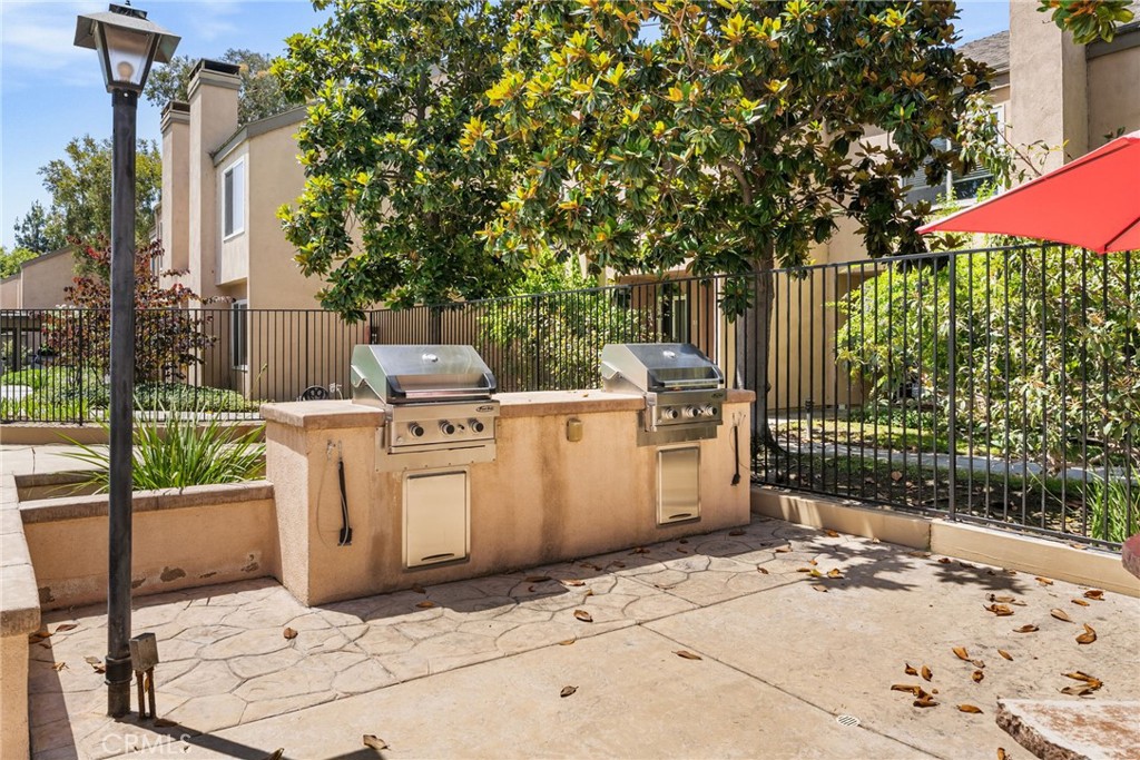101 W Riverdale Avenue 60