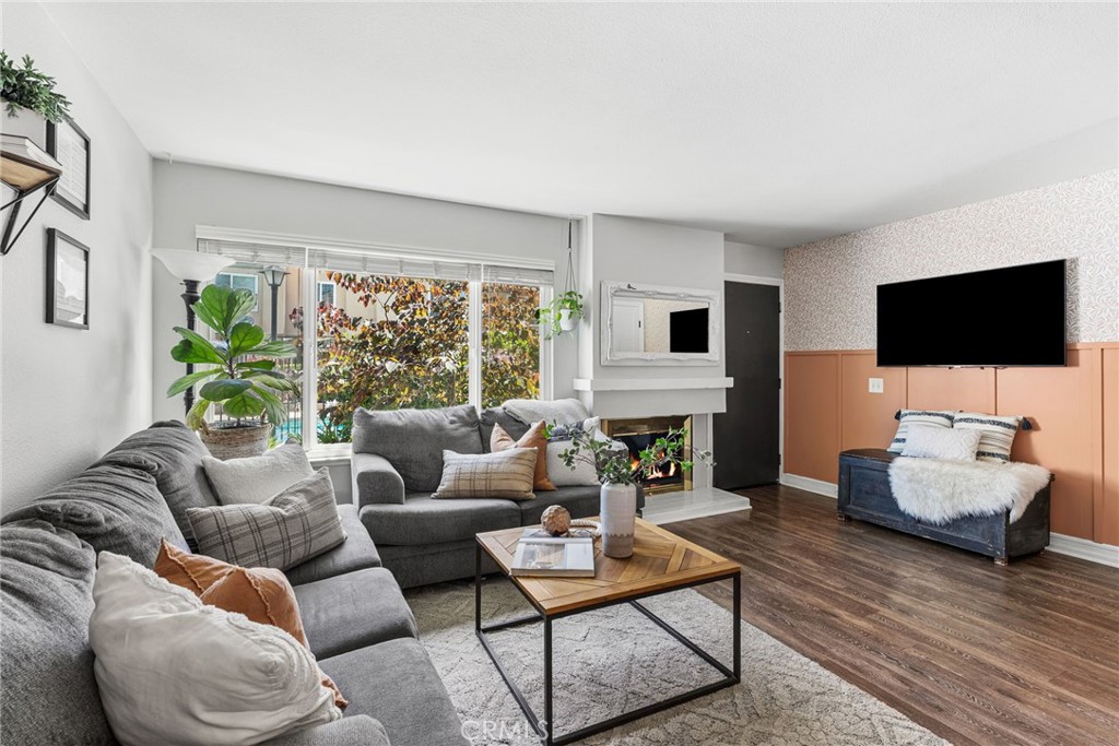 101 W Riverdale Avenue 60