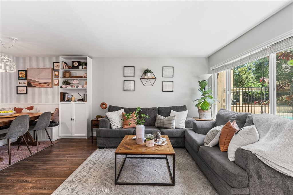 101 W Riverdale Avenue 60