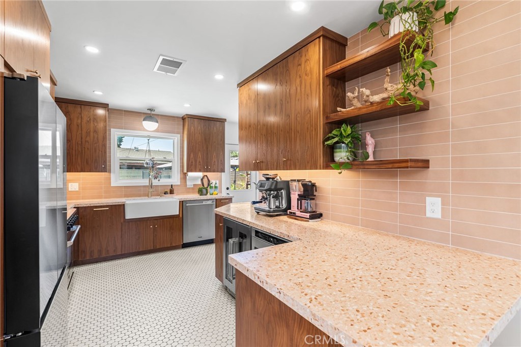 2410 W Broadway