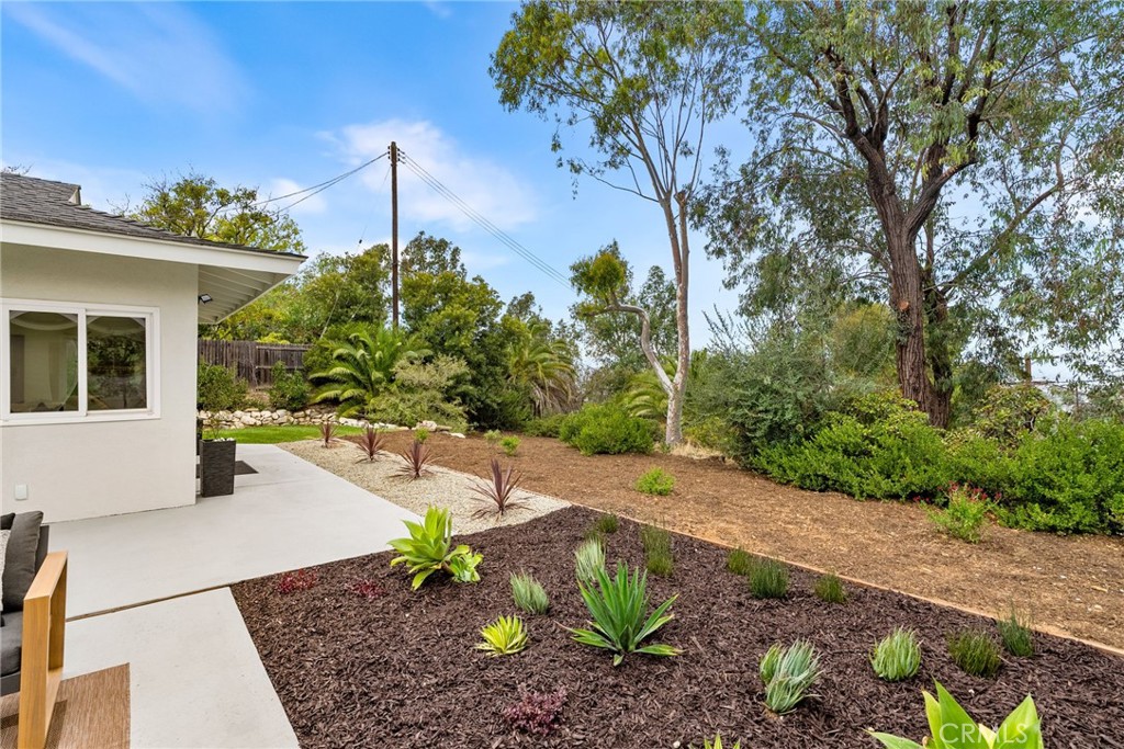 1903 E Bolingridge