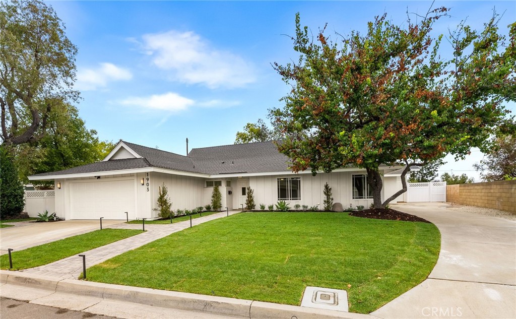 1903 E Bolingridge
