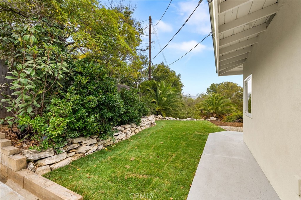 1903 E Bolingridge