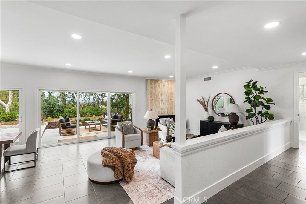 1903 E Bolingridge